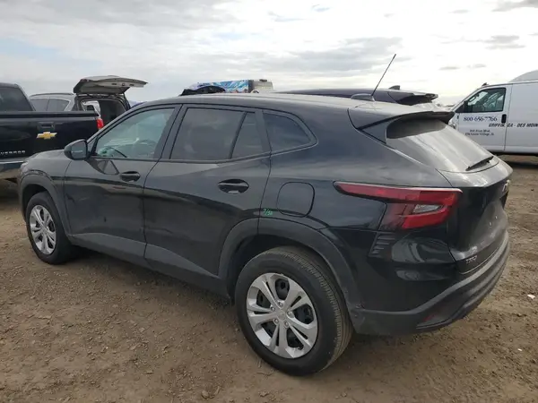 KL77LFEP6SC143290 2025 CHEVROLET TRAX - Image 2