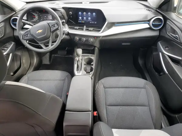 KL77LFEP6SC143290 2025 CHEVROLET TRAX - Image 8