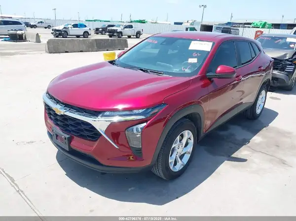 KL77LFEP6SC155472 2025 CHEVROLET TRAX - Image 2