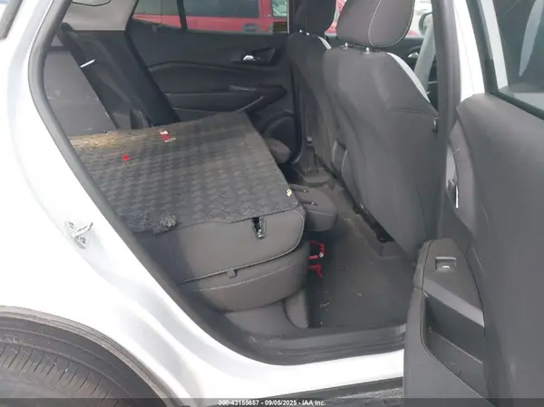KL77LFEP6SC183899 2025 CHEVROLET TRAX - Image 8