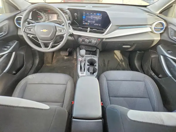 KL77LFEP6SC279158 2025 CHEVROLET TRAX - Image 8