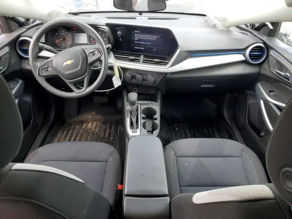 KL77LFEP6TC043840 2026 CHEVROLET TRAX - Image 8