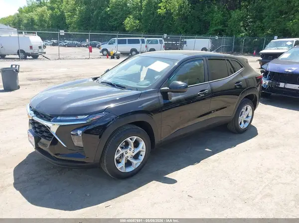 KL77LFEP6TC132775 2026 CHEVROLET TRAX - Image 2