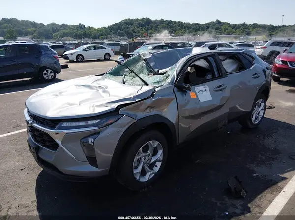 KL77LFEP6TC166540 2026 CHEVROLET TRAX - Image 2