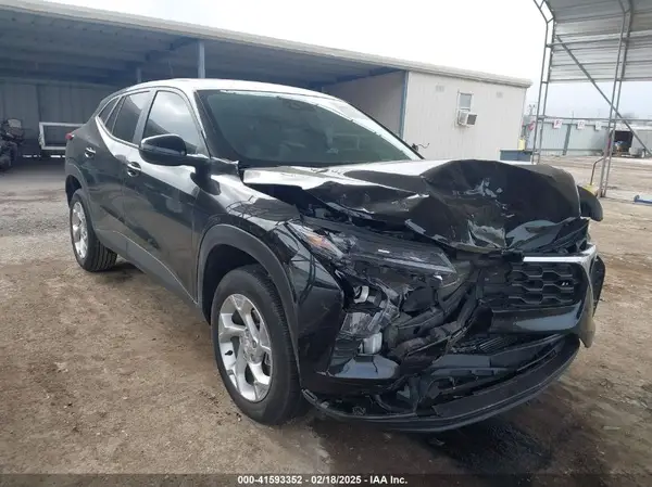 KL77LFEP7SC046843 2025 CHEVROLET TRAX - Image 1