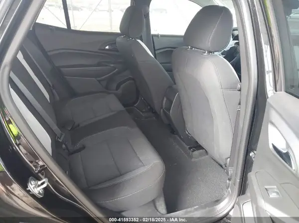 KL77LFEP7SC046843 2025 CHEVROLET TRAX - Image 8