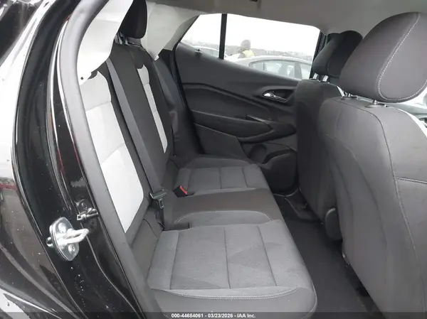 KL77LFEP7SC051329 2025 CHEVROLET TRAX - Image 8