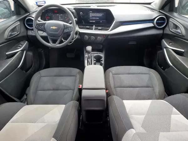 KL77LFEP7SC064226 2025 CHEVROLET TRAX - Image 8