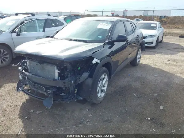 KL77LFEP7SC085237 2025 CHEVROLET TRAX - Image 2