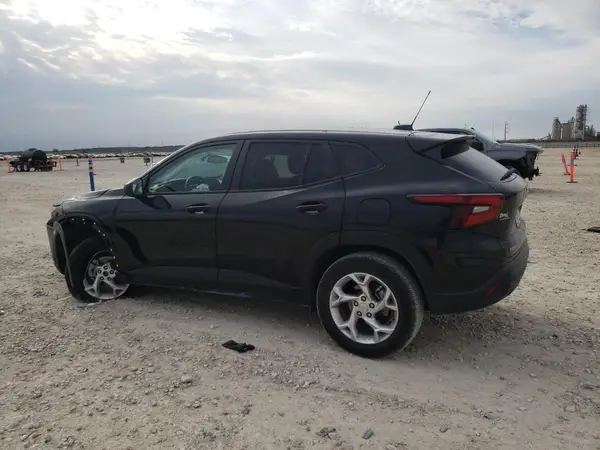 KL77LFEP7SC138261 2025 CHEVROLET TRAX - Image 2