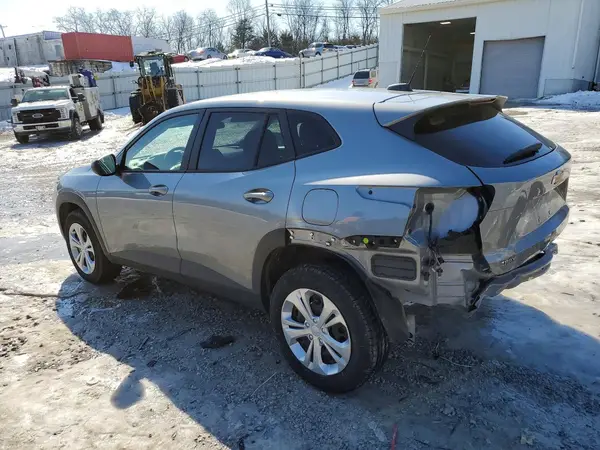 KL77LFEP7SC154900 2025 CHEVROLET TRAX - Image 2