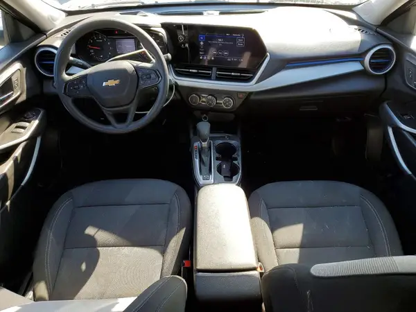 KL77LFEP7SC154900 2025 CHEVROLET TRAX - Image 8