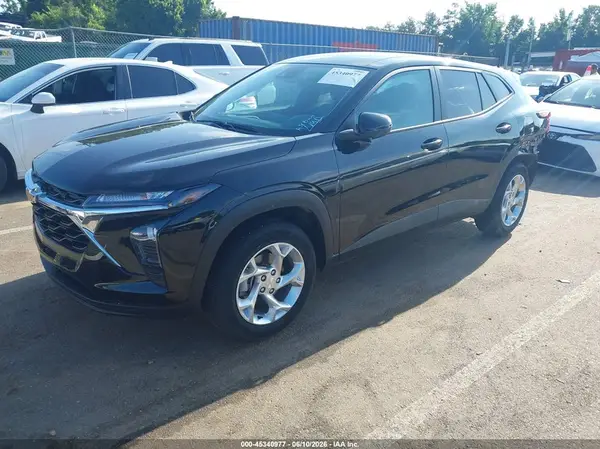 KL77LFEP7SC161054 2025 CHEVROLET TRAX - Image 2