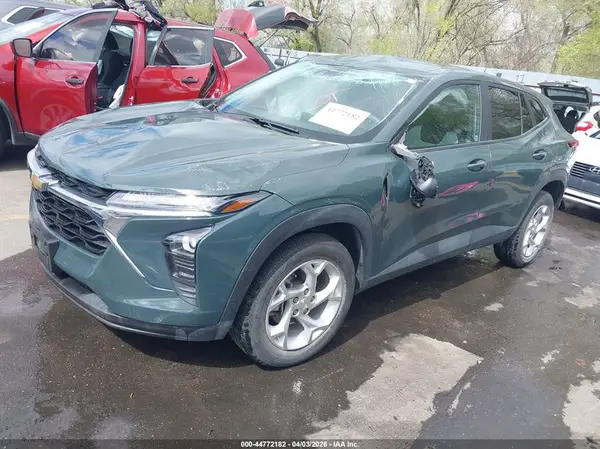 KL77LFEP7SC164391 2025 CHEVROLET TRAX - Image 2