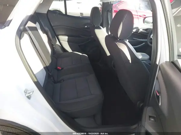 KL77LFEP7SC165024 2025 CHEVROLET TRAX - Image 8