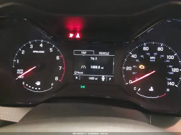 KL77LFEP7SC204064 2025 CHEVROLET TRAX - Image 2