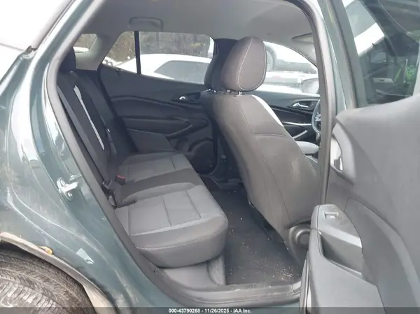 KL77LFEP7SC240465 2025 CHEVROLET TRAX - Image 8