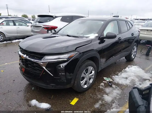 KL77LFEP7SC266547 2025 CHEVROLET TRAX - Image 2