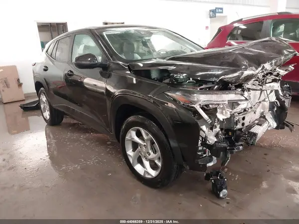 KL77LFEP7SC279136 2025 CHEVROLET TRAX - Image 1