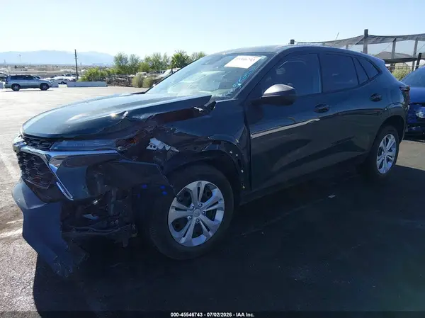 KL77LFEP7SC293442 2025 CHEVROLET TRAX - Image 2