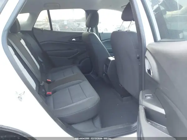 KL77LFEP7SC304892 2025 CHEVROLET TRAX - Image 8