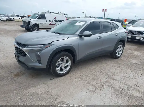KL77LFEP7TC008188 2026 CHEVROLET TRAX - Image 2
