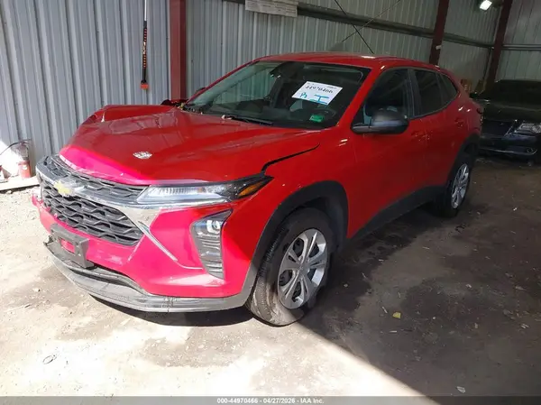 KL77LFEP7TC009387 2026 CHEVROLET TRAX - Image 2