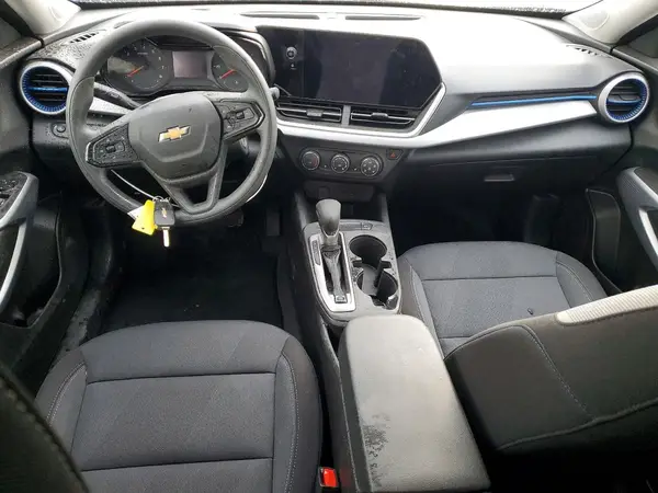 KL77LFEP7TC053731 2026 CHEVROLET TRAX - Image 8