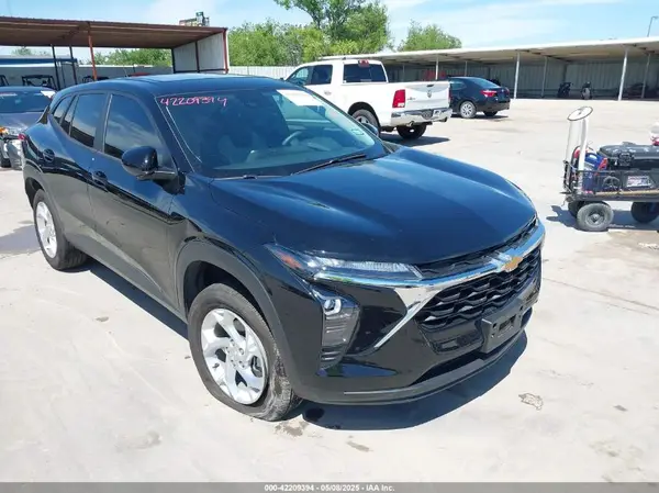 KL77LFEP8SC020459 2025 CHEVROLET TRAX - Image 1