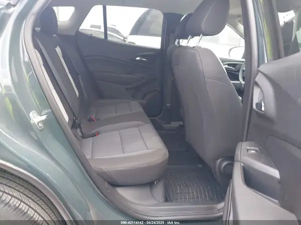 KL77LFEP8SC046494 2025 CHEVROLET TRAX - Image 8