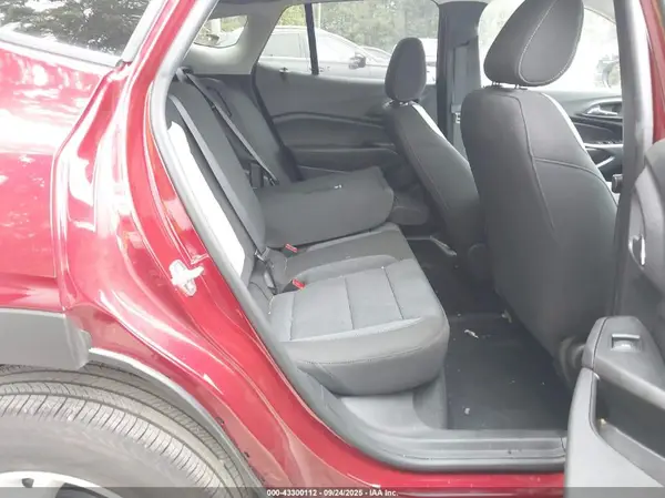KL77LFEP8SC075946 2025 CHEVROLET TRAX - Image 8