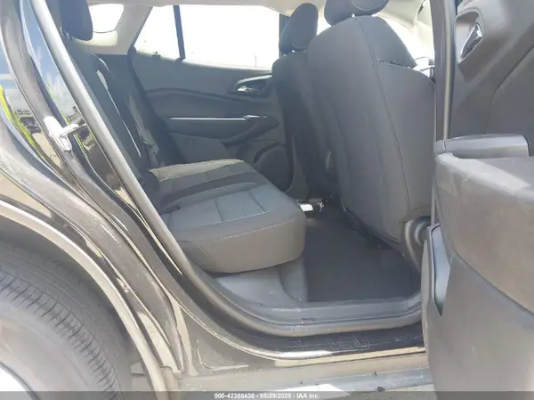 KL77LFEP8SC078815 2025 CHEVROLET TRAX - Image 8