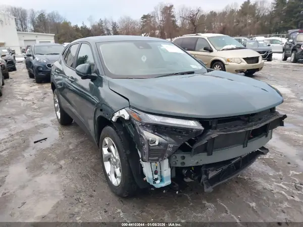 KL77LFEP8SC115085 2025 CHEVROLET TRAX - Image 1