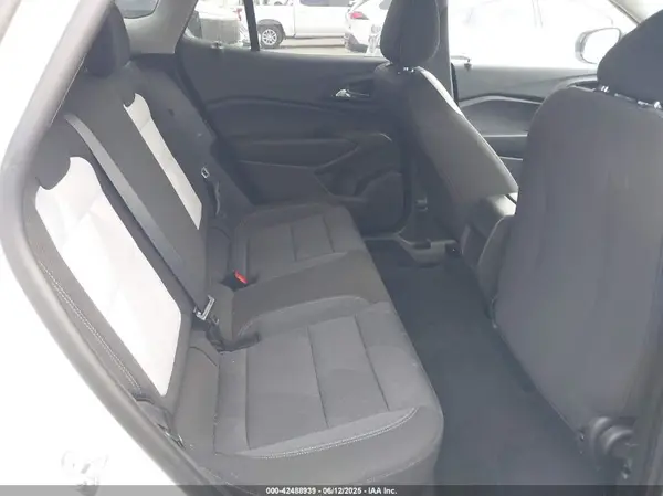 KL77LFEP8SC165064 2025 CHEVROLET TRAX - Image 8