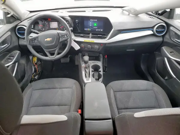 KL77LFEP8SC181121 2025 CHEVROLET TRAX - Image 8