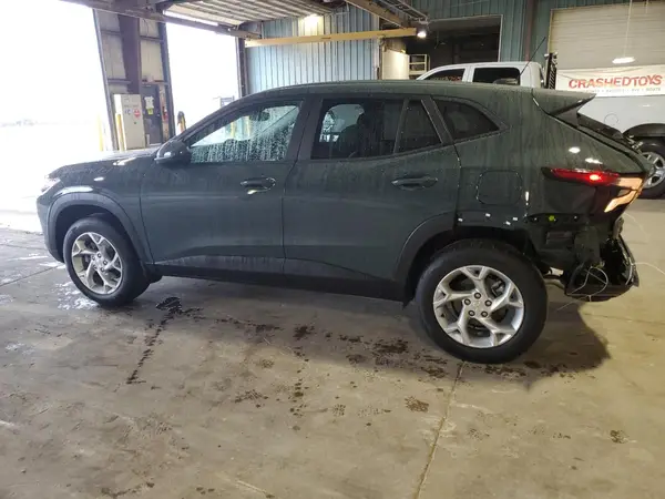 KL77LFEP8SC187260 2025 CHEVROLET TRAX - Image 2