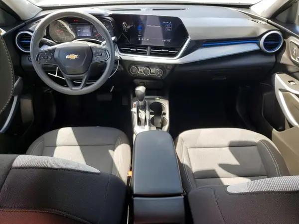 KL77LFEP8SC208415 2025 CHEVROLET TRAX - Image 8