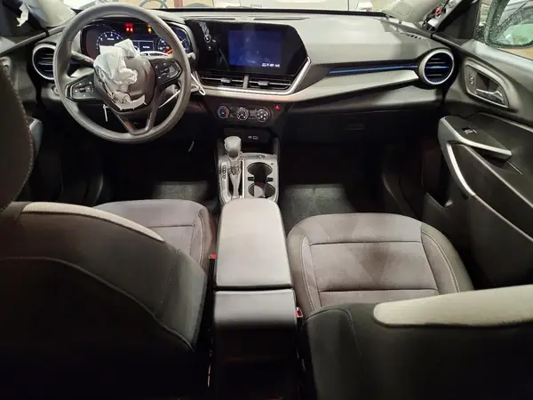 KL77LFEP8SC214117 2025 CHEVROLET TRAX - Image 8
