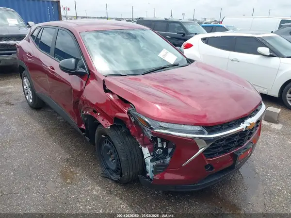KL77LFEP8SC270509 2025 CHEVROLET TRAX - Image 1