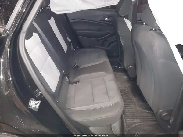 KL77LFEP8SC295006 2025 CHEVROLET TRAX - Image 8