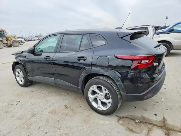 KL77LFEP8SC329283 2025 CHEVROLET TRAX - Image 2