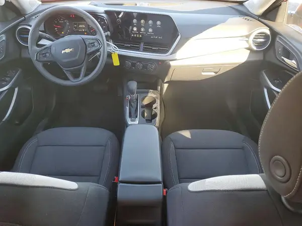 KL77LFEP8TC039076 2026 CHEVROLET TRAX - Image 8