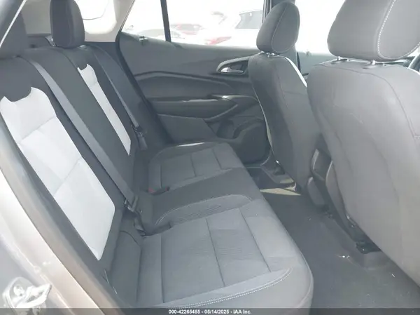 KL77LFEP9SC040459 2025 CHEVROLET TRAX - Image 8