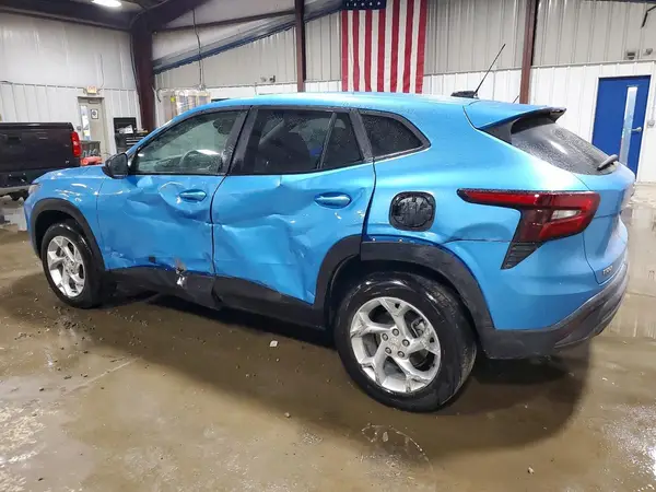 KL77LFEP9SC095347 2025 CHEVROLET TRAX - Image 2