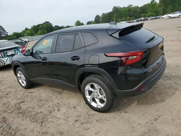 KL77LFEP9SC122045 2025 CHEVROLET TRAX - Image 2
