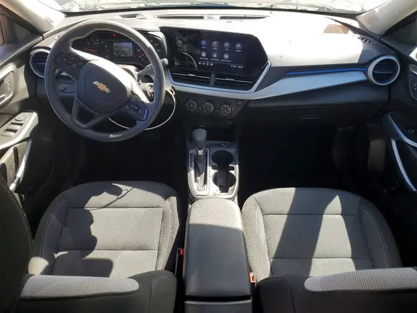 KL77LFEP9SC129030 2025 CHEVROLET TRAX - Image 8
