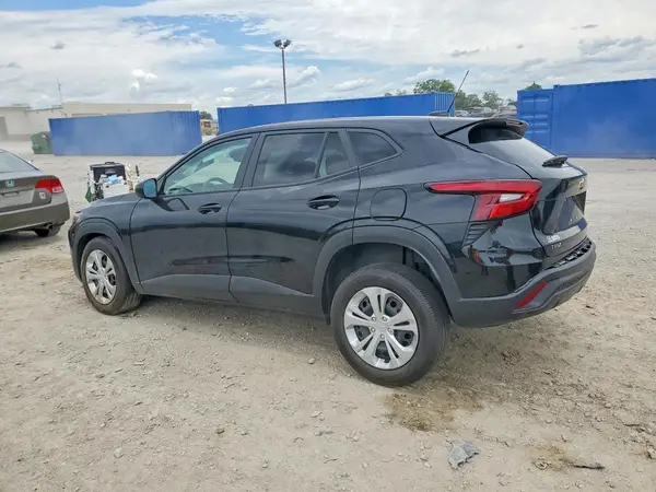 KL77LFEP9SC147348 2025 CHEVROLET TRAX - Image 2