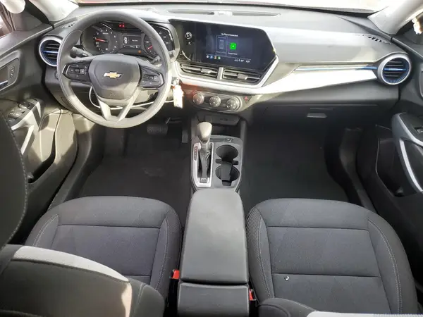 KL77LFEP9SC156163 2025 CHEVROLET TRAX - Image 8