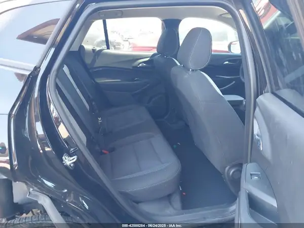KL77LFEP9SC165218 2025 CHEVROLET TRAX - Image 8
