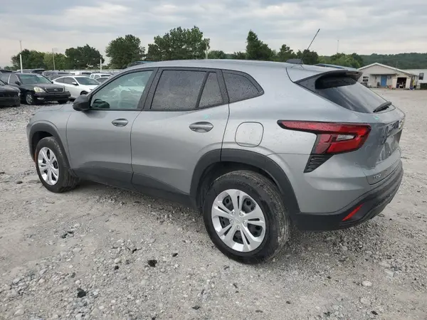 KL77LFEP9SC206432 2025 CHEVROLET TRAX - Image 2
